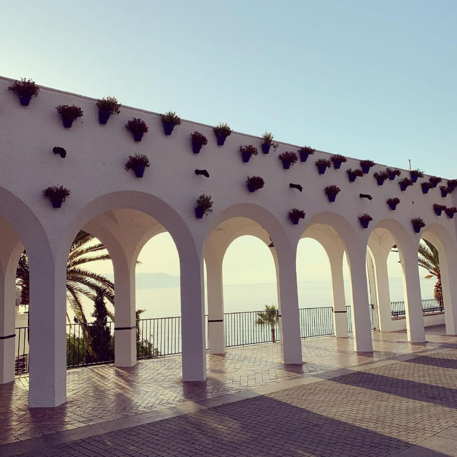 Apartamento Frente Al Mar En La Torrecilla Nerja Esterno foto